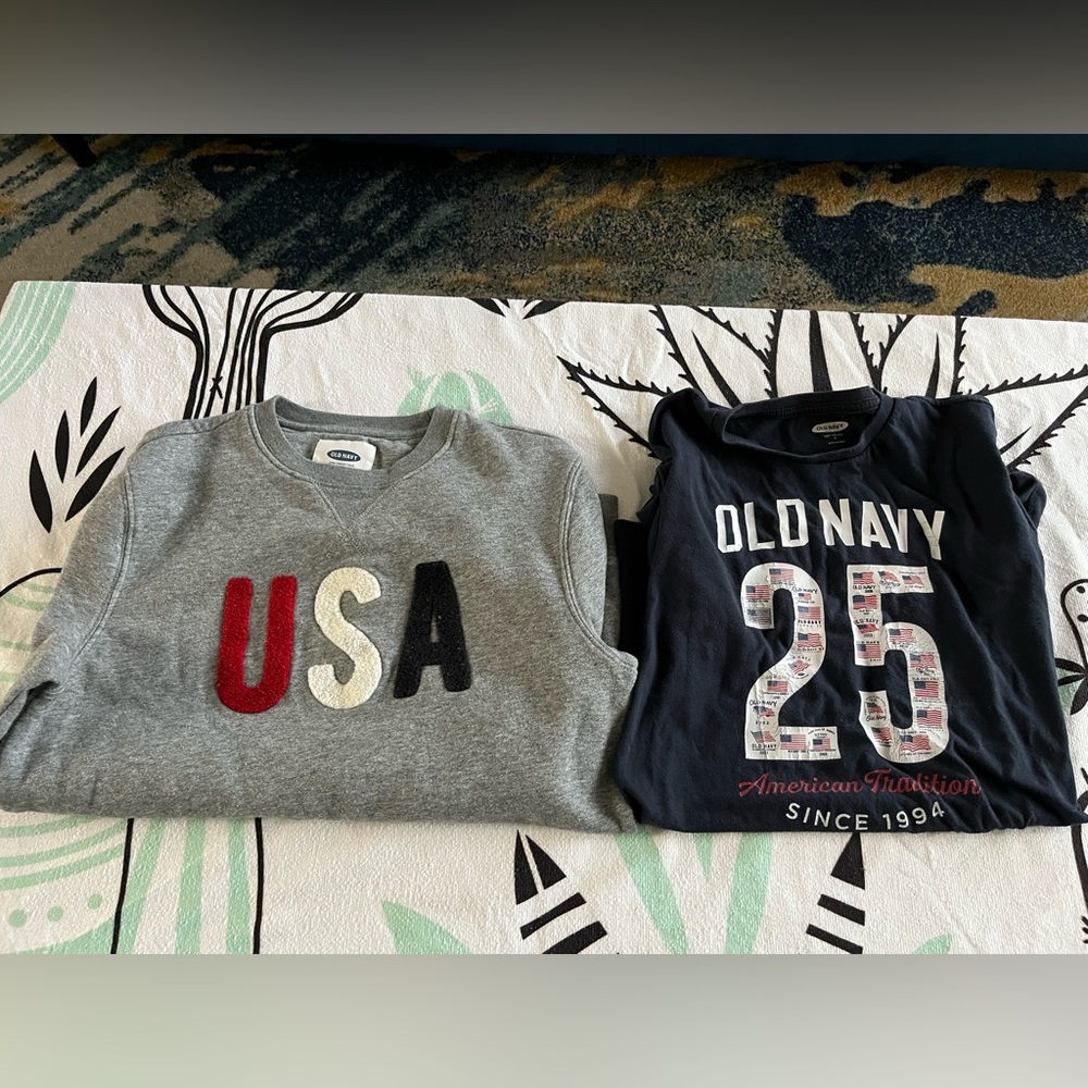 Old Navy Graphic T-Shirt and SweatShirt combo. Good Condition